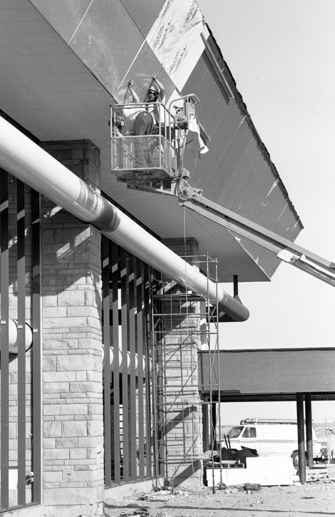 Construction on airport terminal, 1992